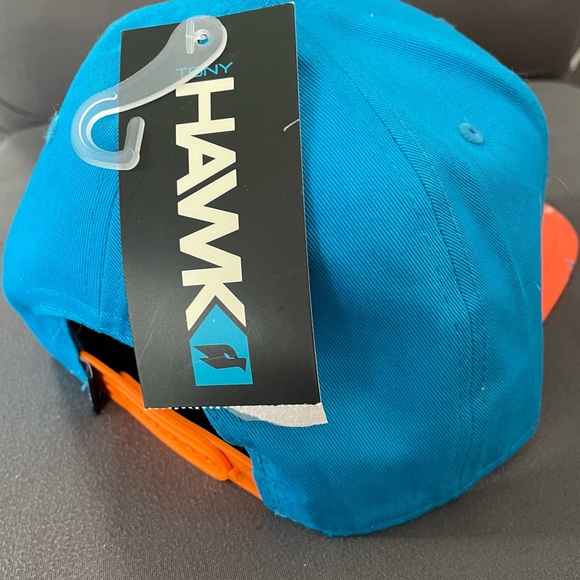 BNWT Tony Hawk Adjustable Fit Hat with Leather Decal Patch - Picture 5 of 7